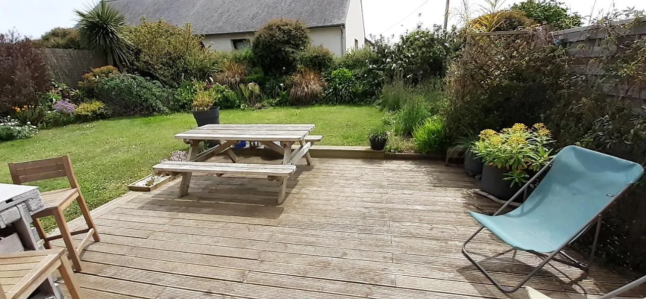 Maison Moderne Mitoyenne Exposee Plein Sud Avec Terrasse トレガステル 0*,  フランス